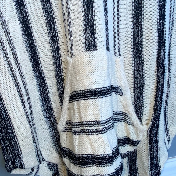Buc-ee’s Striped Hoodie Sweatshirt Tunic - Black and Cream - Boho Hippie - XL - Picture 3 of 8